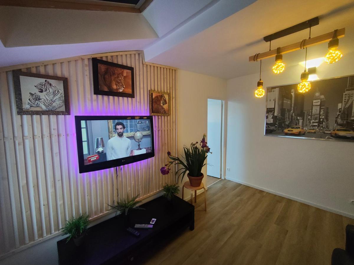 Les Lofts De Provins: Apt 1 Bagian luar foto